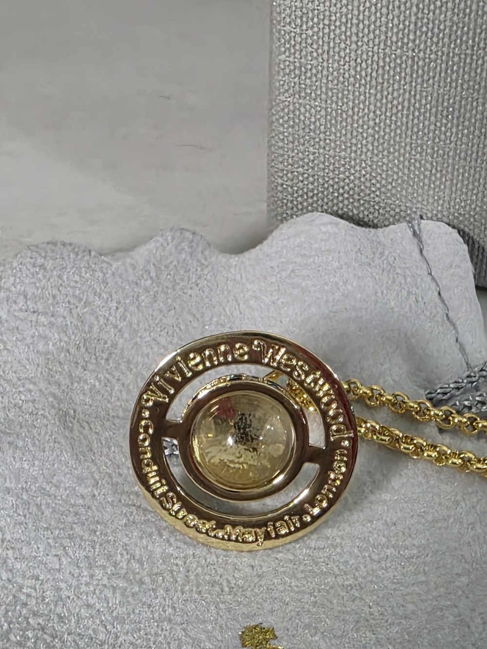 Vivienne Westwood Gold Orb Pendant Necklace All Inclusive - Picture 5 of 5